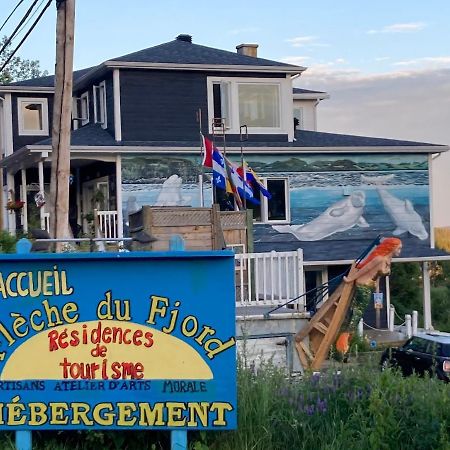 Suite 2 Fleche Du Fjord Vue Saguenay Mont Valin Saint-Fulgence Екстериор снимка