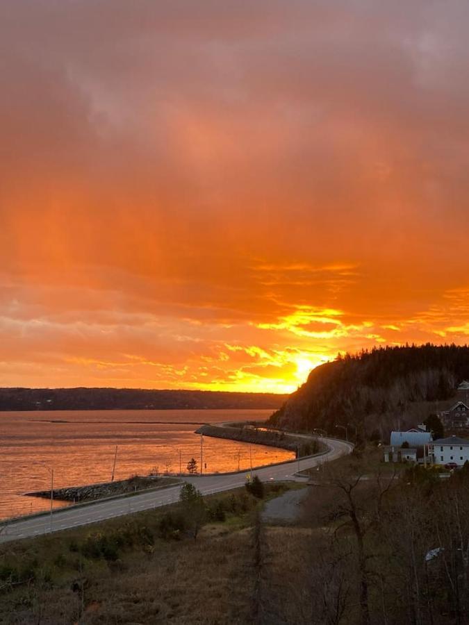 Suite 2 Fleche Du Fjord Vue Saguenay Mont Valin Saint-Fulgence Екстериор снимка